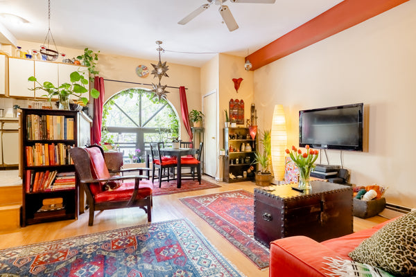 WELCOME HOME! Located in Greenpoint/North Williamsburg, this is a beautiful full New York, NY Condo in Brooklyn · ★4.89 · 1 bedroom · 1 bed · 1 shared bath Private room in condo vacation rental 9976264
