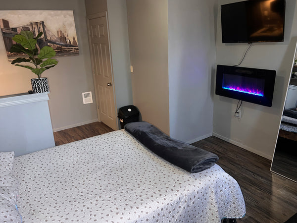 Hi I’m a brown woman living in a black & brown diverse community. I go far & bey  Rental unit in Brooklyn · ★4.69 · 1 bedroom · 1 bed · 1 private bath Private room in rental unit vacation rental 563268292006599316