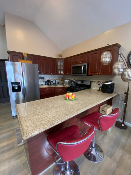 Beautiful beach home  is conveniently located within a walking distance from the New York, United States Home in Queens · ★4.98 · 1 bedroom · 1 bed · 1 shared bath Private room in home vacation rental 679669067993743821