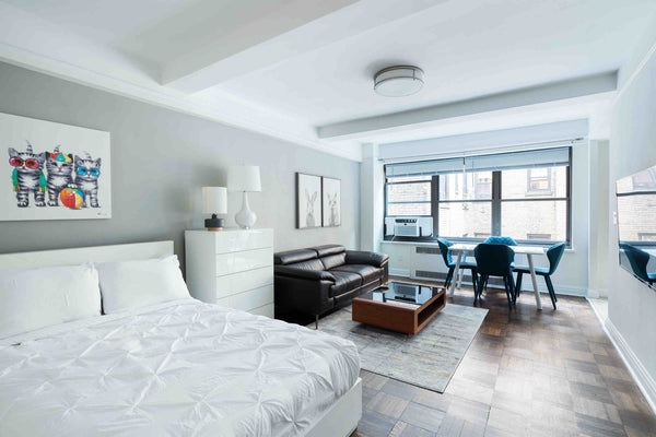 Keep it simple at this peaceful and centrally-located place.<br />Tv , internet   Rental unit in New York · Studio · 1 bed · 1 bath Entire rental unit vacation rental 705299351835293272
