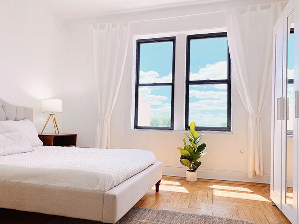 - Furnished room, lots of light, hard wood floors, tons of closet space, gut ren New York, NY Serviced apartment in Brooklyn · 4 bedrooms · 1 bed · 1 shared bath Private room in serviced apartment vacation rental 50434376