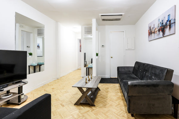 Cozy 4 Bedrooms 1 bath, king and queen size beds. Full kitchen, lot's of light,  New York, NY Rental unit in New York · 4 bedrooms · 5 beds · 1 bath Entire rental unit vacation rental 563007560084567383