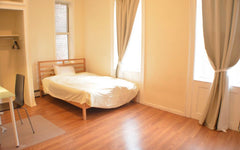 This house is located in a safe and residential area ,Woodside. ！<br /><br />As  United States Townhouse in Queens · 1 bedroom · 1 shared bath Private room in townhouse vacation rental 42693963