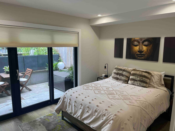 Perfect location, close to 5th Ave Restaurants and Shopping! <br />Entire home,  New York, NY Townhouse in Brooklyn · ★4.80 · 2 bedrooms · 4 beds · 1 bath Entire townhouse vacation rental 705004710308579542