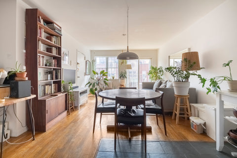 A private, light & spacious room overlooking a lush garden. Queen bed, desk, pri New York, NY Rental unit in Brooklyn · ★4.95 · 1 bedroom · 1 bed · 2 shared baths Private room in rental unit vacation rental 51271065