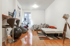 Discover Manhattan's Essence in the East Village! A stone's throw from trendy ba New York, NY Rental unit in New York · ★4.30 · 1 bedroom · 2 beds · 1 bath Entire rental unit vacation rental 994149040515763700