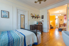 Beautiful, fully furnished apartment available for 4-6 week stay. There is a lar New York, NY Rental unit in Queens · 1 bedroom · 1 bed · 1 bath Entire rental unit vacation rental 13065655