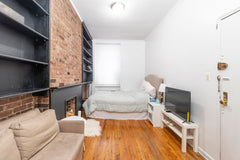 This cozy studio with 1 bathroom sleeps 2 guests. Located on the Upper East Side New York, NY Rental unit in New York · Studio · 1 bed · 1 bath Entire rental unit vacation rental 649075074887124641