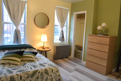 This apartment is 5 min walk from Subway Hub in Queens. The closest subway stati United States Home in Queens · 2 bedrooms · 2 beds · 1 bath Entire home vacation rental 710316110407530381