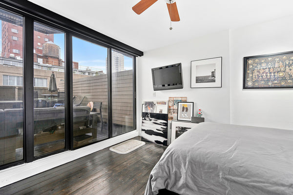 You will find my apartment very homey. A duplex with character and a large outdo New York, NY Rental unit in New York · ★4.70 · 1 bedroom · 2 beds · 1 bath Entire rental unit vacation rental 1102942