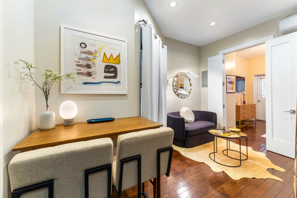 Newly renovated 1 bedroom, with a big porch, incredible value in the heart of Le New York, NY Rental unit in New York · ★5.0 · 1 bedroom · 1 bed · 1 bath Entire rental unit vacation rental 49290383