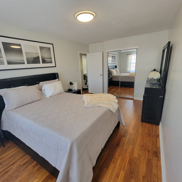Relax Have peace and tranquility at this 1 bedroom  Home in Brooklyn · ★4.87 · 1 bedroom · 3 beds · 1 private bath Private room in home vacation rental 713690174109417452