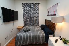 Forget your worries in this spacious and serene space.  Rental unit in New York · 1 bedroom · 1 bed · 2 baths Private room in rental unit vacation rental 954215877577072004