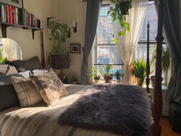 Big sunlit master bedroom with personal bathroom. It comes with a queen sized be New York, NY Rental unit in Brooklyn  · 1 bedroom · 2 beds · 1 shared bath Shared room in rental unit vacation rental 18908252