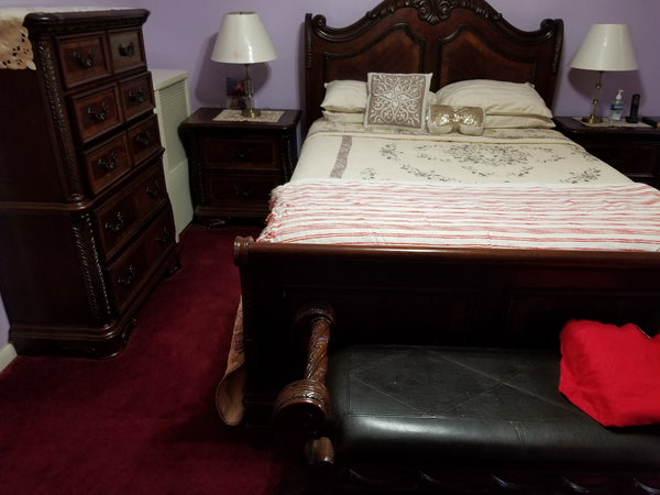 Large. Master bed rm . Kitchen, living rm, bath rm;   wifi.   Tv.   Internet.    New York, NY Home in Brooklyn · ★4.38 · 1 bedroom · 1 bed · 1.5 baths Private room in home vacation rental 578946747998659752