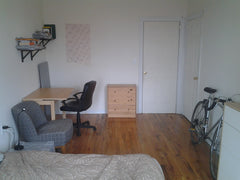 Sunny and spacious room with a nice view over a community garden in a three-bedr Warsaw, Poland Rental unit in New York · 1 bedroom · 1 bed · 1 shared bath Private room in rental unit vacation rental 9992479