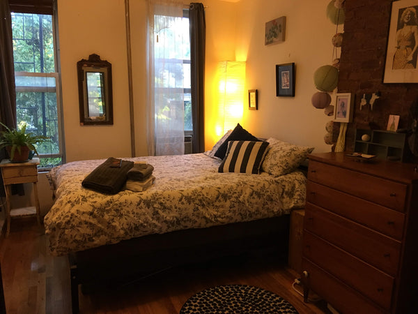This is a cute bright room in South Slope in a quiet neighbourhood close to the  Petrie Terrace, Australia Rental unit in Brooklyn · 1 bedroom · 1 bed · 1 shared bath Private room in rental unit vacation rental 40419375