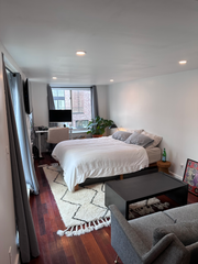 Forget your worries in this spacious and serene space. Private room with private Paris, France Rental unit in Brooklyn · 1 bedroom · 1 bed · 1 private bath Private room in rental unit vacation rental 810261554820402628