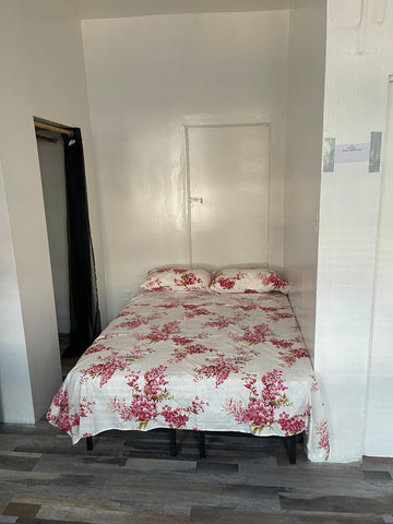 Big nice room in Cypress Hills, my listing is right next to the subway(J/Z) trai  Home in Brooklyn · ★4.69 · 1 bedroom · 1 bed · 1 shared bath Private room in home vacation rental 45815060