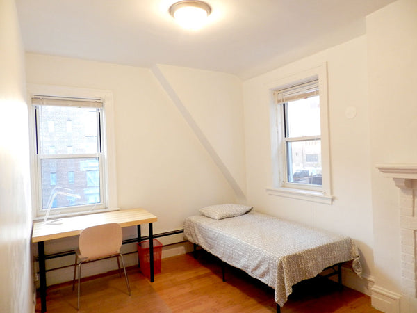 This private room in Jackson Heights is perfect for your first accommodation tra  Rental unit in Queens · 1 bedroom · 1 bed · 1 shared bath Private room in rental unit vacation rental 994014806791432663