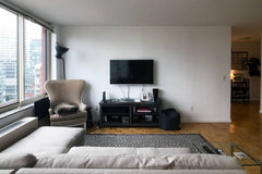 Stay in the sky at this breathtaking Tribeca apartment, with unobstructed views  New York, NY Rental unit in New York · 1 bedroom · 1 bed · 1 bath Entire rental unit vacation rental 21275645