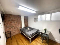 Discover room 826<br />A delightful unit that can comfortably accommodate up to  New York, NY Rental unit in New York · ★4.24 · 1 bedroom · 1 bed · 1 shared bath Private room in rental unit vacation rental 659312809290309591