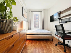 Bright bedroom with high ceiling in Prime Bedstuy, right on Putnam Ave and Nostr New York, NY Rental unit in Brooklyn · 4 bedrooms · 1 bed · 2 shared baths Private room in rental unit vacation rental 830017168506351453