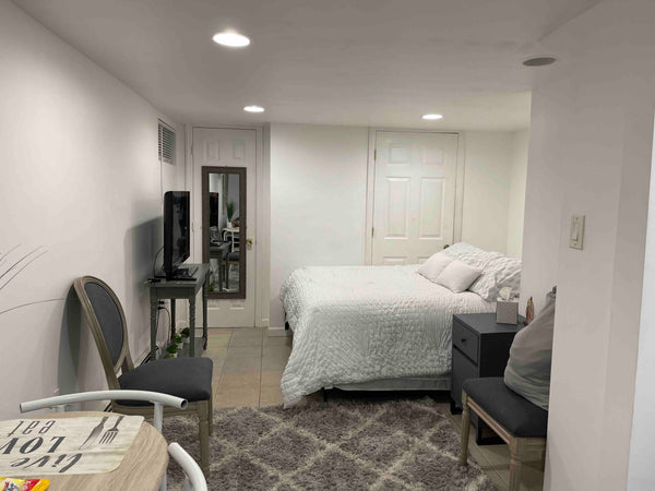 Very cozy, separate floor suite with private entrance near LGA airport, Citi Fie New York, United States Rental unit in Queens · ★4.77 · 1 bedroom · 2 beds · 1 private bath Private room in rental unit vacation rental 49055211