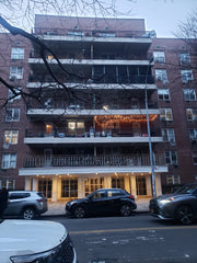 This room is centrally located. Close to 3 malls, the r and the m train, and man New York, NY Rental unit in Queens · ★4.69 · 1 bedroom · 1 bed · 1 shared bath Private room in rental unit vacation rental 36526390