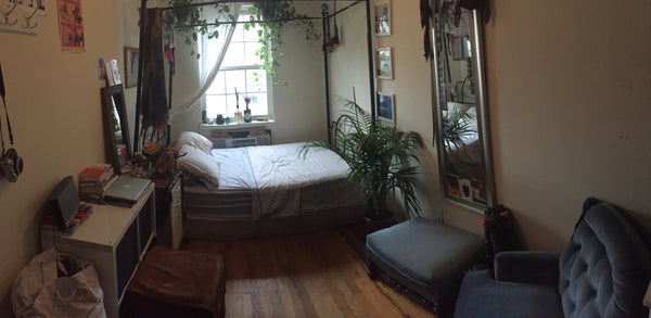 Room is located in the heart of Williamsburg, walking distance to the L train, G New York, NY Rental unit in Brooklyn  · 1 bedroom · 1 bed · 1 shared bath Private room in rental unit vacation rental 20302347