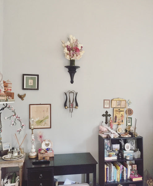 Sun filled room with a comfy bed, there's a small flat screen tv, lots of plants New York, NY Rental unit in Brooklyn · 1 bedroom · 1 bed · 1 shared bath Private room in rental unit vacation rental 20552425