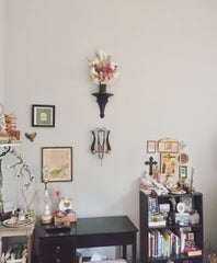 Sun filled room with a comfy bed, there's a small flat screen tv, lots of plants New York, NY Rental unit in Brooklyn · 1 bedroom · 1 bed · 1 shared bath Private room in rental unit vacation rental 20552425