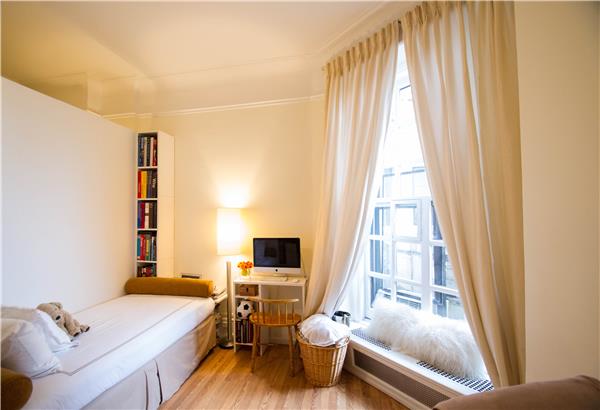 This beautiful studio is located a block away from the Central Park in the Upper West Palm Beach, FL Rental unit in New York · Studio · 2 beds · 1 bath Entire rental unit vacation rental 9613369