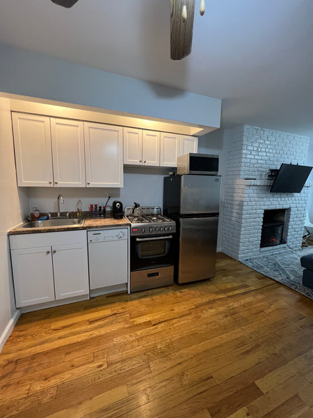 This is a beautiful huge 1 Bedroom apartment with a kitchen studio and living ro New York, NY Rental unit in New York · ★5.0 · 1 bedroom · 1 bed · 1 private bath Private room in rental unit vacation rental 46332804