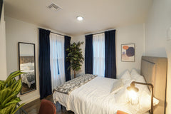 Kick back and relax in this calm, stylish space.  Serviced apartment in The Bronx · ★4.28 · 1 bedroom · 1 bed · 1 shared bath Private room in serviced apartment vacation rental 736475488679965255