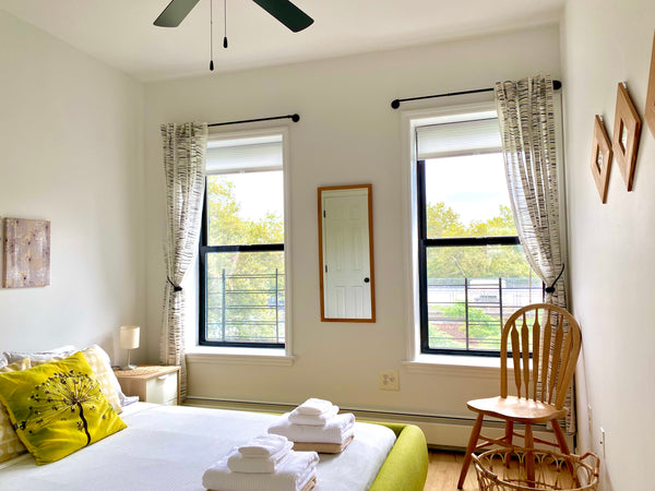 This sunny, bright apartment is located on the top floor of a townhouse on a tre New York, NY Rental unit in Brooklyn · ★4.43 · 2 bedrooms · 2 beds · 1 bath Entire rental unit vacation rental 54032853