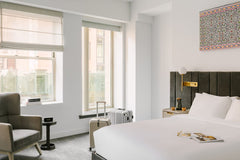 Welcome to City Hall Park, where the hustle and bustle of FiDi melt away. Have y New York, NY Rental unit in New York · ★4.60 · Studio · 1 bed · 1 bath Entire rental unit vacation rental 48936871