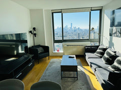 Bright apartment in the heart of NYC with stunning downtown view, steps away fro Los Angeles, CA Rental unit in New York · ★4.88 · 1 bedroom · 1 bed · 1 bath Entire rental unit vacation rental 32342247