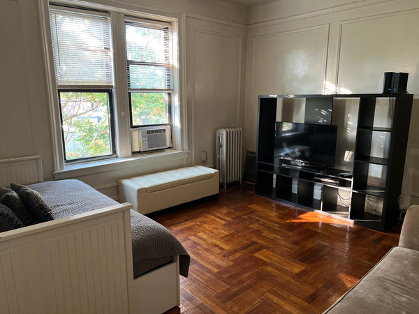 Comfy One bedroom apt. 4th floor walk up  . Living room has a full size  bed tha New York, NY Rental unit in Queens · ★4.83 · 1 bedroom · 2 beds · 1 bath Entire rental unit vacation rental 706367279048593468