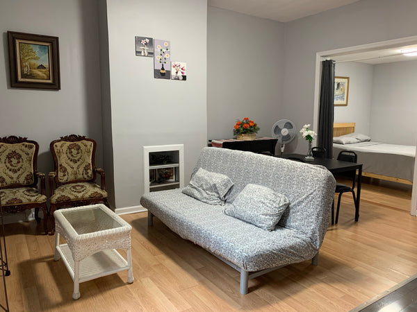 Recently renovated  bedroom , we are located one block away from the R train sta New York, United States Townhouse in Brooklyn · ★4.80 · 1 bedroom · 1 bed · 1 shared bath Private room in townhouse vacation rental 47412929