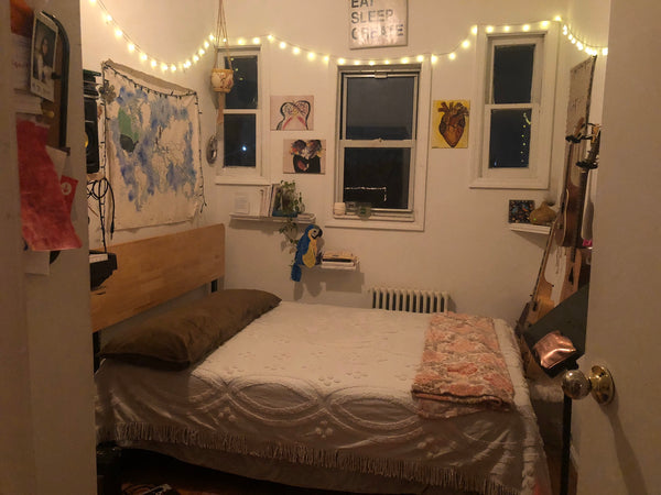 Beautiful, clean bedroom with music setup that you could play around with if you Harrison, NY Rental unit in Brooklyn · 1 bedroom · 1 bed · 1 shared bath Private room in rental unit vacation rental 40728639