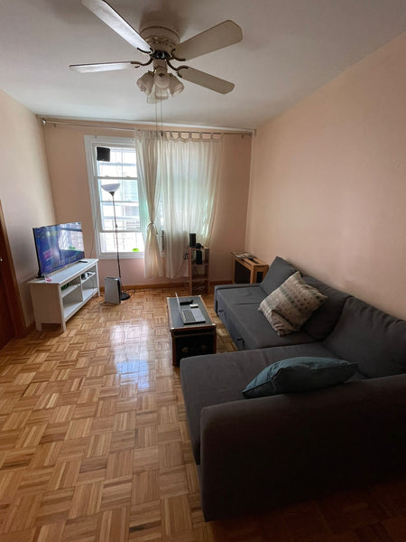 Beautiful and large private room in 2 bedroom 1 bathroom. Subway is just 2 min w  Rental unit in Brooklyn · 1 bedroom · 1 bed · 1 shared bath Private room in rental unit vacation rental 774847859612203928
