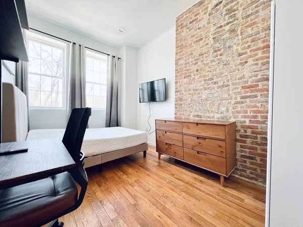 - Furnished 105 sq ft room, 3rd floor, large closet, exposed brick.<br />- Furni New York, NY Rental unit in Brooklyn · 4 bedrooms · 1 bed · 1 shared bath Private room in rental unit vacation rental 1003352849001222179