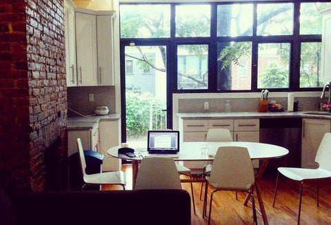 Beautiful room in the heart of Bushwick. Very artsy and safe neighborhood! <br / Paris, France Home in New-York · 1 bedroom · 1 bed · 2 shared baths Private room in home vacation rental 22059613