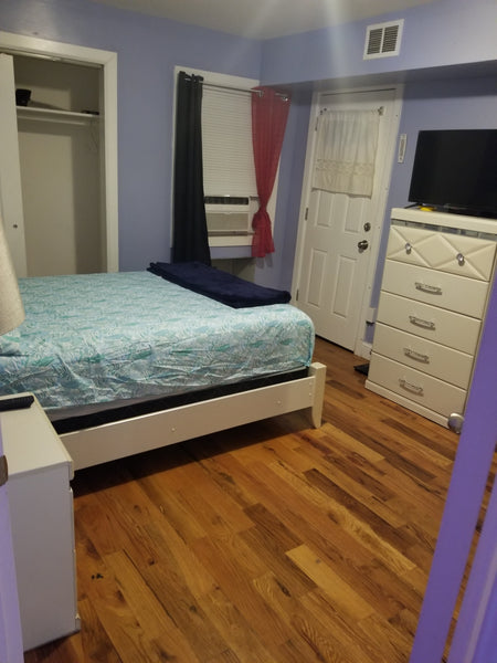Get comfortable and enjoy plenty of extra room at this spacious place.<br />It i  Home in Queens · ★3.75 · 2 bedrooms · 2 beds · 1 bath Entire home vacation rental 886939753063835891