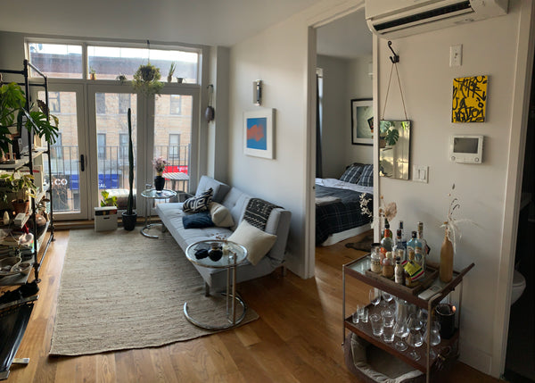 Luxury WIlliamsburg apartment filled with plants and natural lighting. Amenities New York, NY Rental unit in Brooklyn · ★4.0 · 1 bedroom · 1 bed · 1 shared bath Private room in rental unit vacation rental 41091898