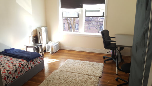 The room is in a 2nd floor apartment located in a safe area and in 5 minutes to  Seattle, WA Rental unit in Brooklyn · ★5.0 · 1 bedroom · 1 bed · 1 shared bath Private room in rental unit vacation rental 19073760