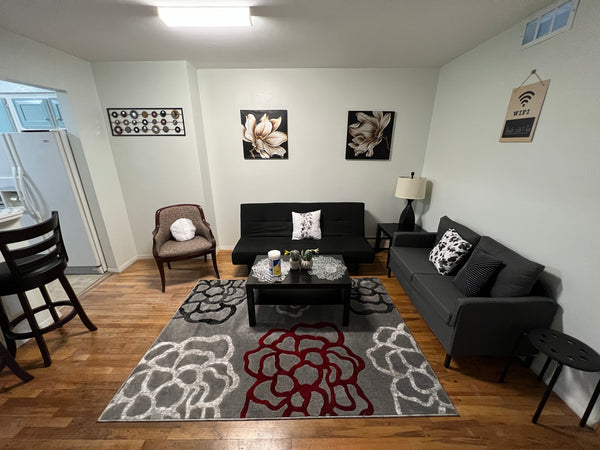 This spacious and modern 4 bedroom apartment in the center of Queens is the perf  Rental unit in Queens · 4 bedrooms · 5 beds · 2 baths Entire rental unit vacation rental 673429087859447521