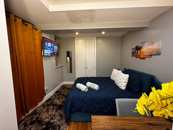 [Private Accommodation - Shared Amenities]<br /><br />*Please note this Service  New York, NY Serviced apartment in New York · ★4.90 · 1 bedroom · 1 bed · 2 baths Private room in serviced apartment vacation rental 750953796684262265