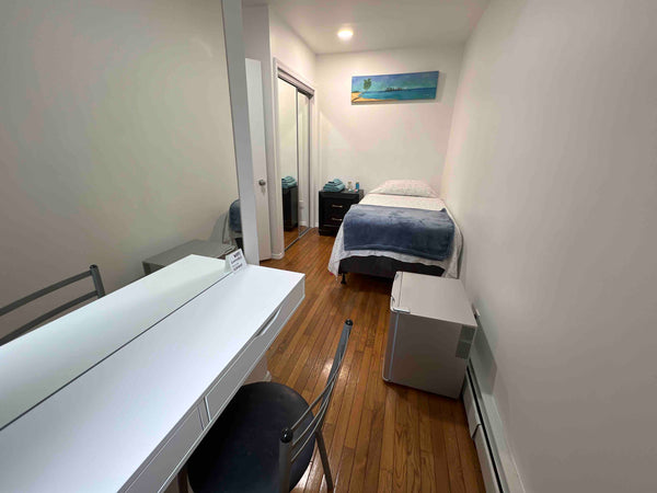 Enjoy the simplicity of this quiet, central home. With space for working New York, NY Home in Queens · ★4.89 · 1 bedroom · 1 bed · 2 shared baths Private room in home vacation rental 619471347276644775